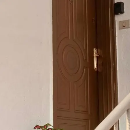 Grazioso Bilocale Con Veranda